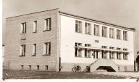 Budynek poczty głównej w Łapach. Lata 70te. Fot. NN. Z albumu Józefa Falkowskiego