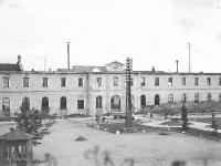 Ruiny dworca PKP w Łapach. 1941 rok. Fot. NN. Zbiory własne