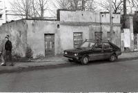Fragment obecnej ulicy Gen. Sikorskiego w Łapach. Ok. 1989 rok. Fot. Jerzy Barańczuk. Z archiwum Domu Kultury w Łapach