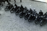  Motocykliści  ; *The motorcyclists<br />Dofinansowano ze srodków Ministerstwa Kultury i Dziedzictwa Narodowego i Starostwa Powiatowego w Bialymstoku.<br />