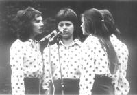 Dziewczęta z chóru. 1971 rok. Fot. NN. Z albumu Józefa Falkowskiego. Archiwum własne