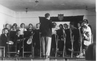  Zespół wokalno- muzyczny. 1956 rok. Fot. NN. Z albumu prof. Fryderyka Nowickiego
