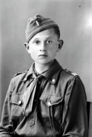 Harcerz w furażerce. Ok. 1946 rok
A boy scout in a a side cap. Circa 1946.