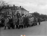 Maszerują pracownicy ZNTK;  *Workers of the Rail Rolling Stock Repair Workshops marching  **93616<br />