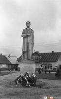 Pomnik Marcelego Nowotki w Łapach;  *Monument of Marcel Nowotko in Łapy  **93671<br />