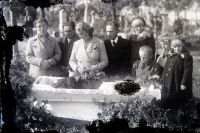  Pogrzeb chłopca ; The funeral of the boy<br />Dofinansowano ze srodków Ministerstwa Kultury i Dziedzictwa Narodowego i Starostwa Powiatowego w Bialymstoku.<br />