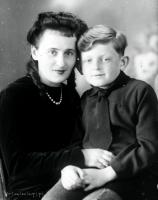  Matka z synem. Ok. 1950 rok , A mother with Her son. Circa 1950.