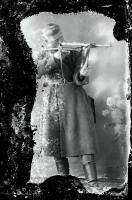 <p>Żołnierz sowiecki z niemieckim automatem. Ok. 1944 rok</p>

<p>A soviet soldier with a German machine gun. Circa 1944.</p>
