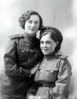 <p>Dziewczęta z Armii Czerwonej. Ok. 1944 rok</p>

<p>The Red Army – a radovoy and an artillerywoman. Circa 1944.</p>
