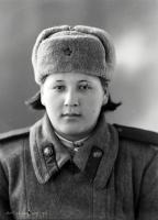 Czerwonoarmistka szeregowiec. Ok. 1944 rok
A Red Army private soldier (ryadovoy). Circa 1944.