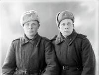 Sierżant i radiowoj Armia Czerwona. Ok. 1944 rok
A sergeant and a ryadovoy (private) soldier – The Red Army. Circa 1944.