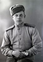  Szeregowiec z zegarkiem ; A private soldier with a watch<br />Dofinansowano ze srodków Ministerstwa Kultury i Dziedzictwa Narodowego i Starostwa Powiatowego w Bialymstoku.<br />