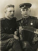 <p>Podoficer z akordeonem ; A non-commissioned officer with the accordion</p>
