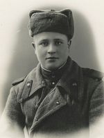 <p>Podoficer Armii Czerwonej w mundurze zimowym ; A non-commissioned officer dressed in the winter battledress</p>

