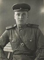 <p>Młodszy podoficer Armii Czerwonej ; Junior non-commissioned officer of The Red Army</p>
