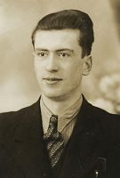 <p> Kawaler z grzebieniem ; A young man with a comb</p>

