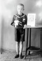   Chłopiec w mundurku marynarskim- I Komunia. Ok. 1942 rok, boy wearing a sailor uniform – First Communion ca 1942