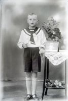  Chłopiec w stroju marynarza - I Komunia ; The boy's wearing a seaman outfit Holy Communion<br />Dofinansowano ze srodków Ministerstwa Kultury i Dziedzictwa Narodowego i Starostwa Powiatowego w Bialymstoku.<br />