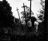 Trzy krzyże. Ok. 1930 rok * Three crucifixes. Ca. 1930
