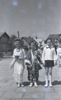  Strojne dziewczyny ; *The girls wearing traditional dresses<br />Dofinansowano ze srodków Ministerstwa Kultury i Dziedzictwa Narodowego i Starostwa Powiatowego w Bialymstoku.<br />