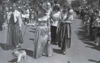  „Damy z Francji”- 1- zbliżenie ; *"The ladies from France"- 1- close-up<br />Dofinansowano ze srodków Ministerstwa Kultury i Dziedzictwa Narodowego i Starostwa Powiatowego w Bialymstoku.<br />