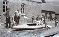  Przy kajakach-2 ; *By the canoes<br />Dofinansowano ze srodków Ministerstwa Kultury i Dziedzictwa Narodowego i Starostwa Powiatowego w Bialymstoku.<br />