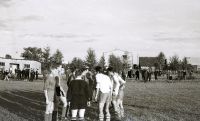  Mecz piłkarski w Uhowie ; *A football match in Uhowo<br />Dofinansowano ze srodków Ministerstwa Kultury i Dziedzictwa Narodowego i Starostwa Powiatowego w Bialymstoku.<br />