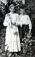  Pamiątka I Komunii  ; *A memento photograph of First Holy Communion<br />Dofinansowano ze srodków Ministerstwa Kultury i Dziedzictwa Narodowego i Starostwa Powiatowego w Bialymstoku.<br />