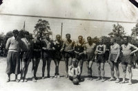  Siatkarze  ; *The volleyball players<br />Dofinansowano ze srodków Ministerstwa Kultury i Dziedzictwa Narodowego i Starostwa Powiatowego w Bialymstoku.<br />