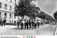 Nadal idą cykliści- z orkiestrą 2 ** Cyclists still marching - with the band 2 - k109<br />Dofinansowano ze środków Ministra Kultury i Dziedzictwa Narodowego, Starostwa Powiatowego w Białymstoku, Urzędu Miejskiego w Łapach, Gminy Sokoły<br />