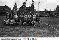 Juniorzy dwóch zespołów- 1964 ** Juniors of two teams - 1964 - k293<br />Dofinansowano ze środków Ministra Kultury i Dziedzictwa Narodowego, Starostwa Powiatowego w Białymstoku, Urzędu Miejskiego w Łapach, Gminy Sokoły<br />