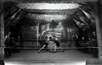 Boks w Łapach. Ok. 1935 rok
The boxing in Lapy. Circa 1935.