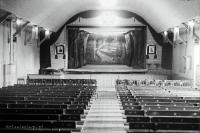 Sala widowiskowa Ogniska KPW w Łapach. Ok. 1930 rok
The concert hall of the KPW (rail service adoption) in Lapy. Circa 1930.