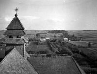 Widok Łap z wieży kościelnej. Ok. 1930 rok.  *view from  church tower In Łapy  . Ca. 1930 .