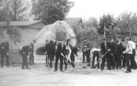  Czyn społeczny na Placu XX- lecia PRL. 1966 rok. Fot. NN. Zbiory własne