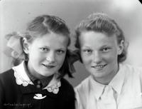 Dwie uczennice. Ok. 1950 rok
Public school pupils. Circa 1950.