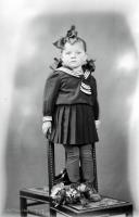 Dziewczynka- marynarz stoi na krześle. Ok. 1945 rok *Girl-sailor stands on a chair. Ca 1945