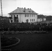 Uroczystość hitlerowska w centrum Łap. Ok. 1943 rok.  *ceremony Nazi In Łapy ca 1943
