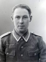  Żołnierz niemiecki ; A German soldier<br />Dofinansowano ze srodków Ministerstwa Kultury i Dziedzictwa Narodowego i Starostwa Powiatowego w Bialymstoku.<br />