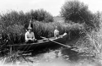 <p>Władysław Piotrowski z Januszkiem w łódce na rzece Narwi. Ok. 1930 rok</p>

<p>Wladyslaw Piotrowski with little Janusz in the boat on the Narew river. Circa 1930.</p>
