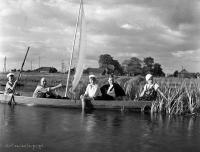 Kajakiem po rzece Narwi. Ok. 1930 rok. *Canoeing on  River Narew. Ca. 1930