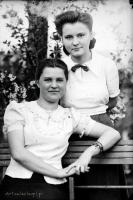 Dziewczyny w  białych bluzkach Ok. 1945 rok
Girls in white blouses. Circa 1945.