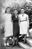 Trzy dziewczyny z Łap. Ok. 1950 rok
Three girls form Lapy.Circa 1950.