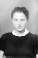 Dziewczyna z Łap. Ok. 1945 rok
A girl from Lapy. Circa 1945.