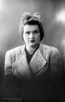 Kobieta elegancka. Ok. 1945 rok
A elegant woman. Circa 1945.