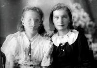 Dwie dziewczyny brak ostrości. Ok. 1945 rok
Two girls – lack of sharpness. Circa 1945.