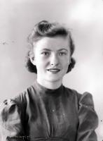  Szczupła dziewczyna Ok. 1945 rok, Slim girl ca 1945