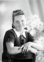   Uśmiechnięta dziewczyna. Ok. 1945 rok,  Smiling girl ca 1945