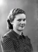 <p>Profil dziewczyny. Ok.1945 rok,</p>

<p>Girl's profile ca 1945</p>
