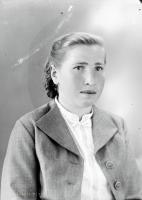   Kobieta w żakiecie. Ok. 1945 rok, woman wearing a jacket ca 1945